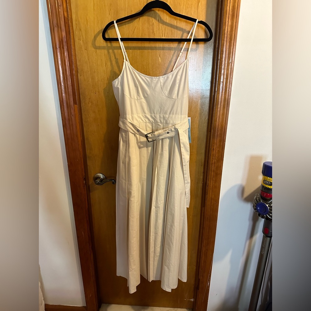 Future collective Cream Dress 🖤⭐️ BNWT